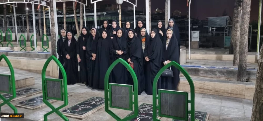 به مناسبت آغاز هفته دولت غبارروبی وعطر افشانی مزارمطهر شهدا توسط دانشجویان خواهر  2