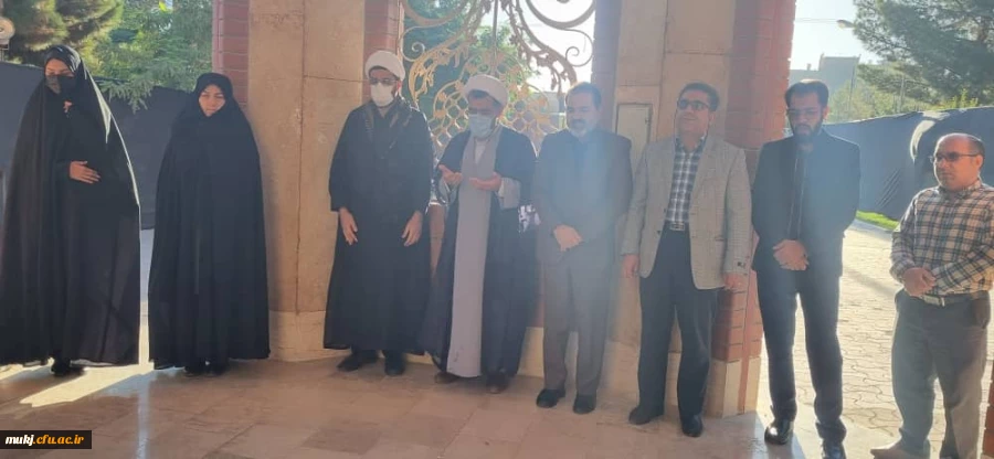 به مناسبت آغاز هفته دولت غبارروبی مزار شهدای گمنام با حضور مسئولین دانشگاه وکارکنان 2