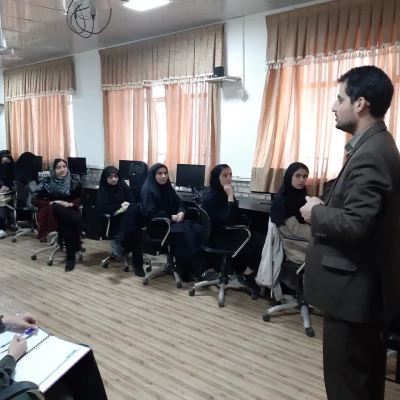 برگزاری کارگاه آموزشی راهبردهای جستجو در اینترنت به مناسبت هفته کتاب و کتابخوانی 3