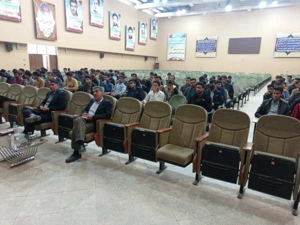 تبیین برنامه های پژوهشی و آموزشی در بین دانشجویان قاین 4