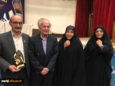 در آیین اختتامیه جشنواره کیفیت و با حضور رئیس دانشگاه فرهنگیان:

دکتر خسروی از دانشگاه فرهنگیان خراسان جنوبی رتبه دوم کشور را در آموزش علوم اجتماعی کسب کرد
