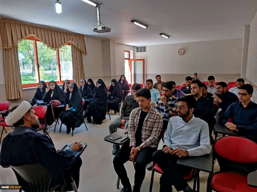 دیدار سرپرست مدیریت امور پردیس های دانشگاه فرهنگیان خراسان جنوبی با دانشجویان شرکت کننده در جشنواره قرآن و عترت  2