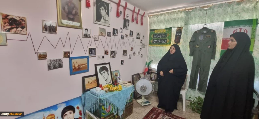 بازدید رئیس پردیس امام سجاد علیه السلام بیرجند و جمعی از کارکنان دانشگاه فرهنگیان استان از محل موزه خلبان شهید رئوفی فرد 2