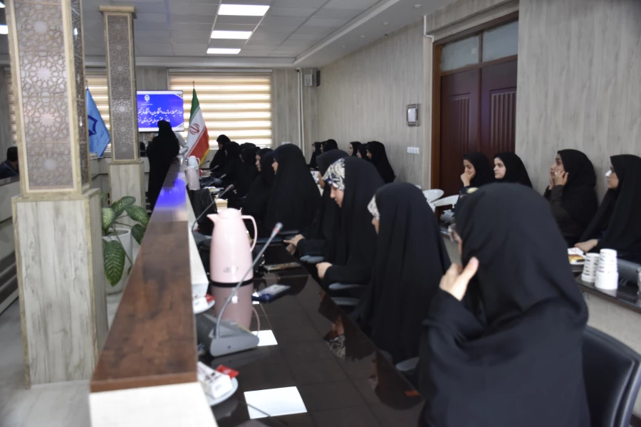 دیدار صمیمانه یِ آیت الله عبادی نماینده ولی فقیه در استان خراسان جنوبی به مناسبت ولادت حضرت معصومه (س) و روز دختر با کارکنان، اساتید و دانشجومعلمان دانشگاه فرهنگیان خراسان جنوبی  4