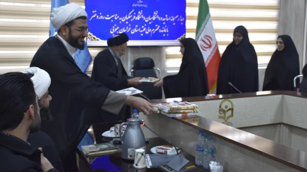 دیدار صمیمانه یِ آیت الله عبادی نماینده ولی فقیه در استان خراسان جنوبی به مناسبت ولادت حضرت معصومه (س) و روز دختر با کارکنان، اساتید و دانشجومعلمان دانشگاه فرهنگیان خراسان جنوبی  6