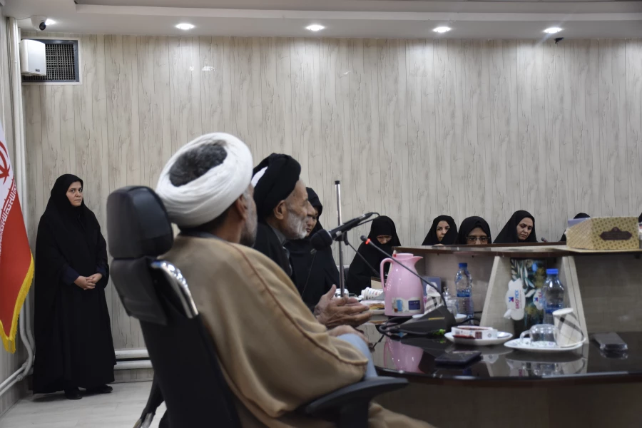 دیدار صمیمانه یِ آیت الله عبادی نماینده ولی فقیه در استان خراسان جنوبی به مناسبت ولادت حضرت معصومه (س) و روز دختر با کارکنان، اساتید و دانشجومعلمان دانشگاه فرهنگیان خراسان جنوبی  14