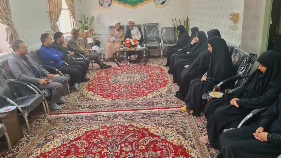 دیدار اکبری مطلق مدیریت امور پردیس ها و معاونین و سرپرست مرکز بنت الهدی صدر فردوس امام جمعه شهرستان 4