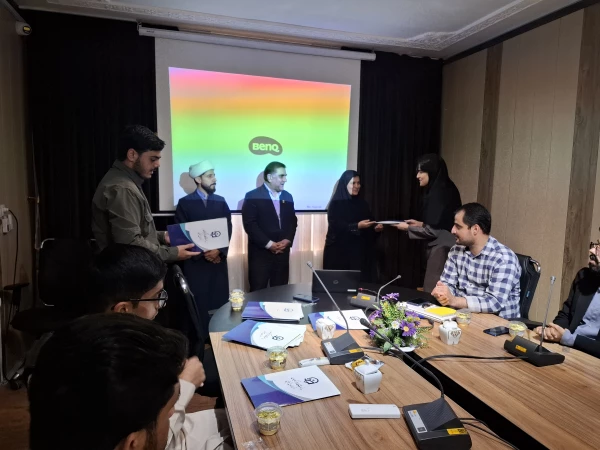 روز ارتباطات و روابط عمومی فقط یک برگه در تقویم نیست؛ یک فصل از هنر، دانش و منش است  دکتر اکبری مطلق 7