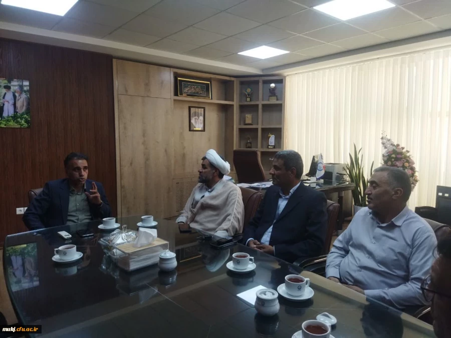 در جهت افزایش تعاملات و حلِ مشکلات پردیس ها و مراکز : 3