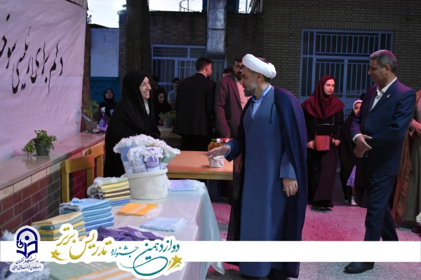 بافتنی ها و صنایع دستی در خراسان جنوبی هنر بی پایانی است که آن را به یک اصالت تبدیل کرده است 3