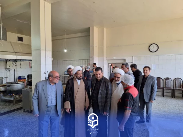 توزیع هزار و ۷۰۰ پرس غذایِ گرم به همت مرکز آموزش عالی شهید مدرس قاینات : 
 2