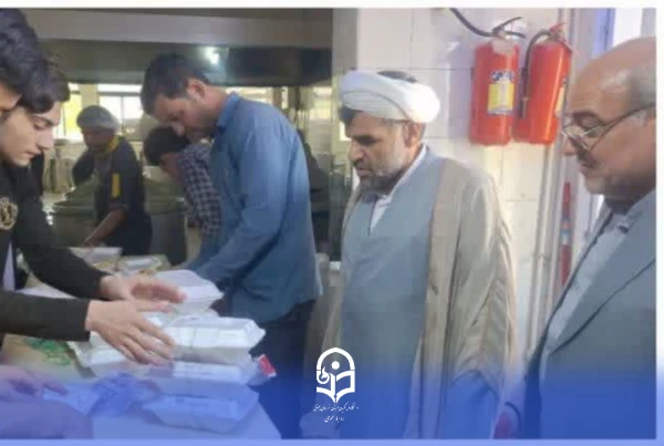 توزیع هزار و ۷۰۰ پرس غذایِ گرم به همت مرکز آموزش عالی شهید مدرس قاینات : 
 3